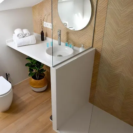 Holidays2malaga Trinidad Renovated 1 Bedroom Penthouse Close To Center