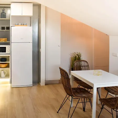 Apartment Holidays2malaga Trinidad Renovated 1 Bedroom Penthouse Close To Center *