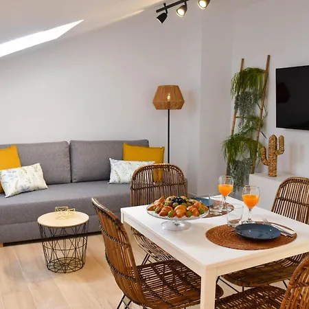 Holidays2malaga Trinidad Renovated 1 Bedroom Penthouse Close To Center * Malaga